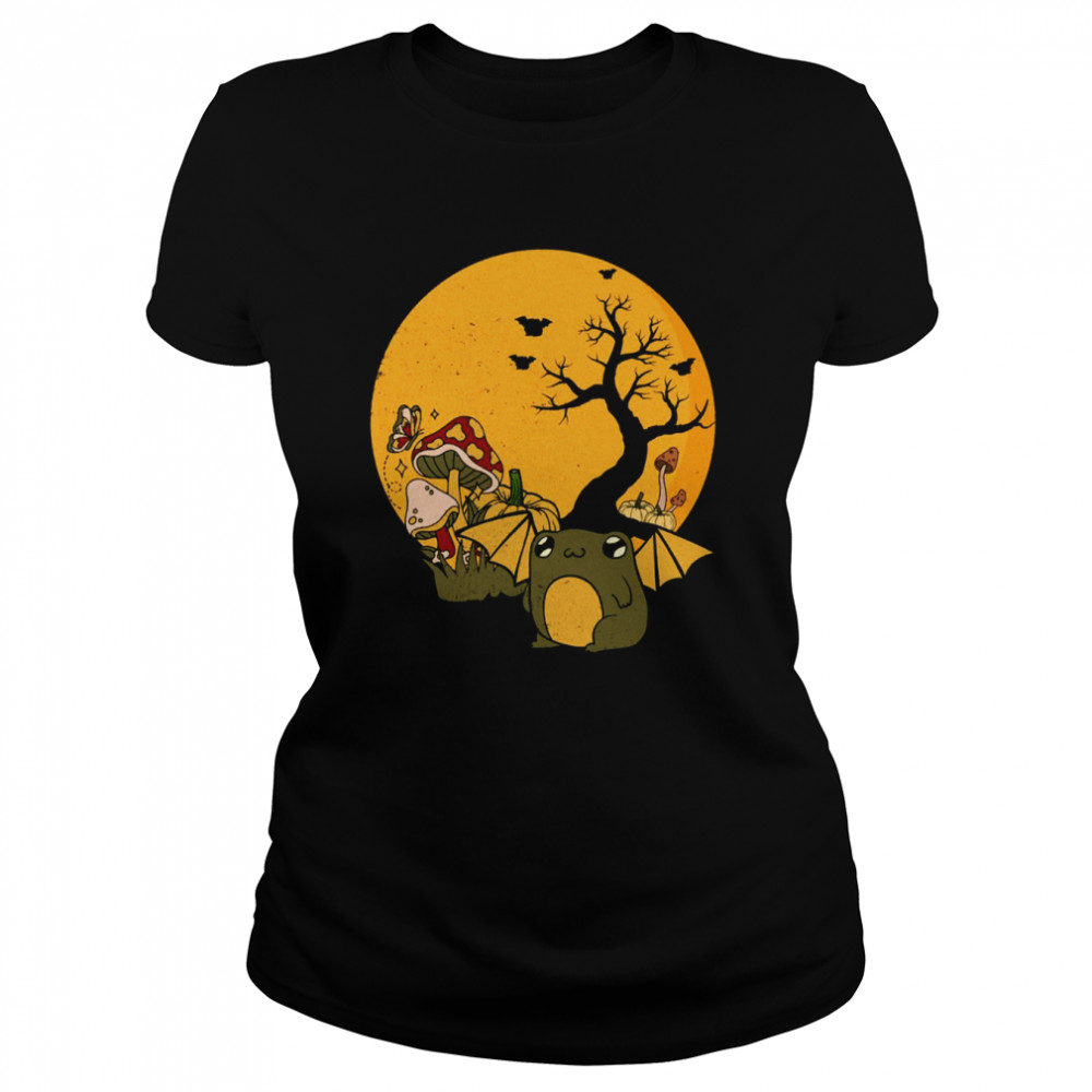 Frog Bat Cottagecore Aesthetic Halloween Mushroom Pumpkin Shirt Classic Womens T Shirt