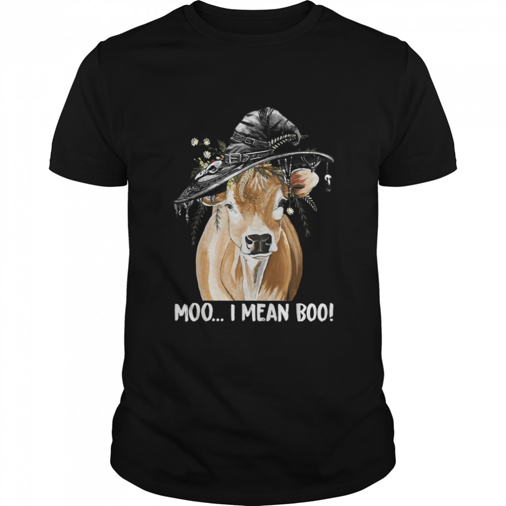 Funny Cow Witch Halloween Moo I Mean Boo T-Shirt